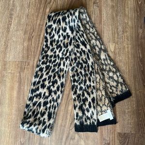 Kate Spade blanket scarf. Leopard print. 7ftx1ft. Black. Clean.